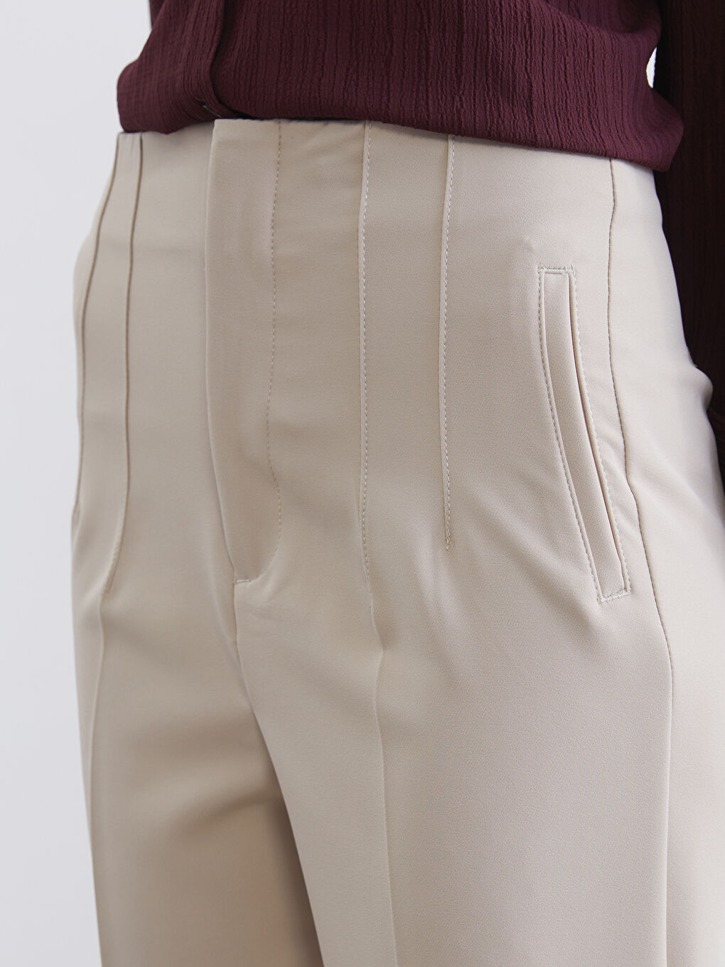 Плисиран панталон с висока талия и стеснен крачол за жени-2