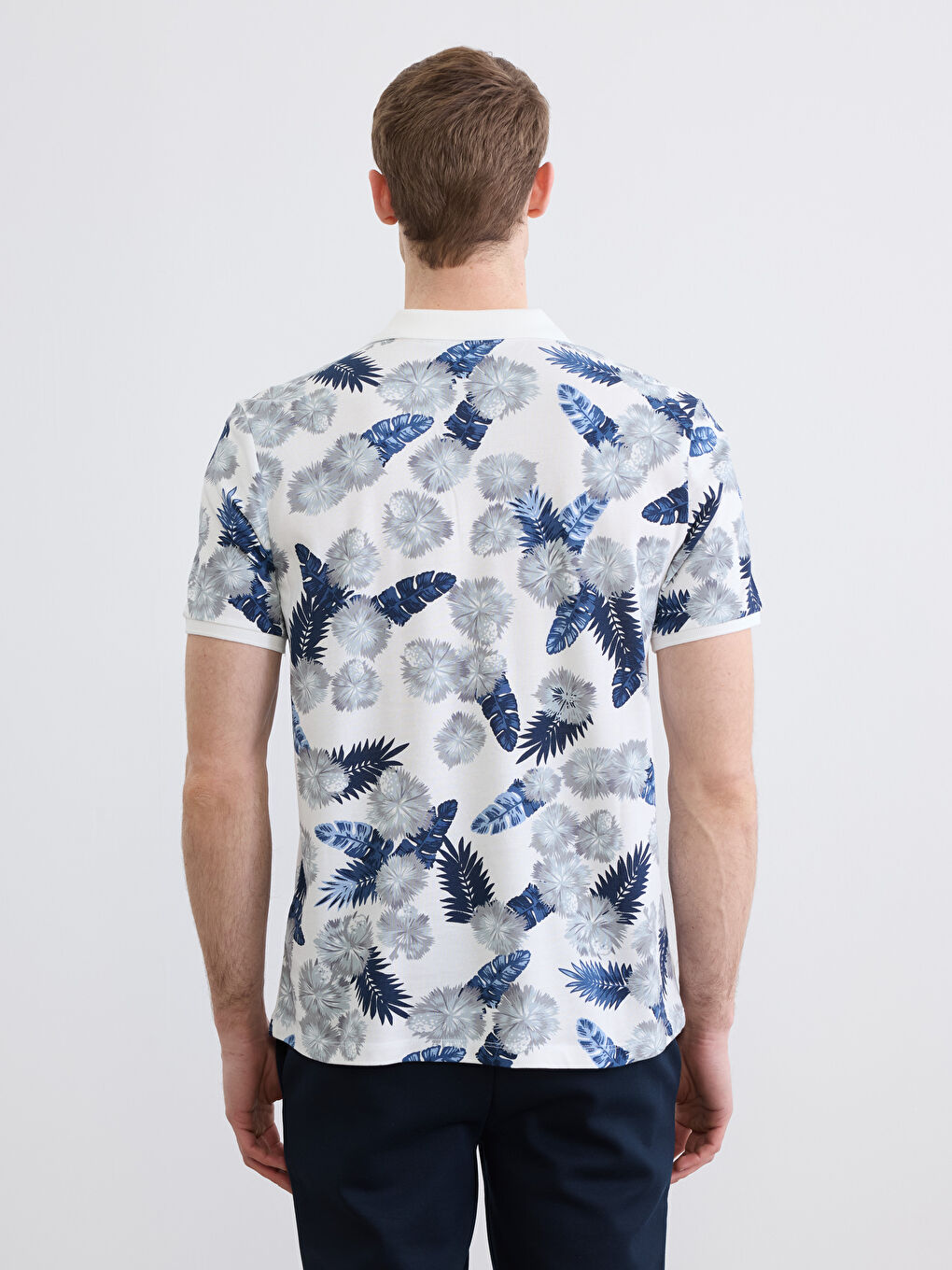 Beyaz Polo Yaka Desenli Pike Erkek Tişört-3