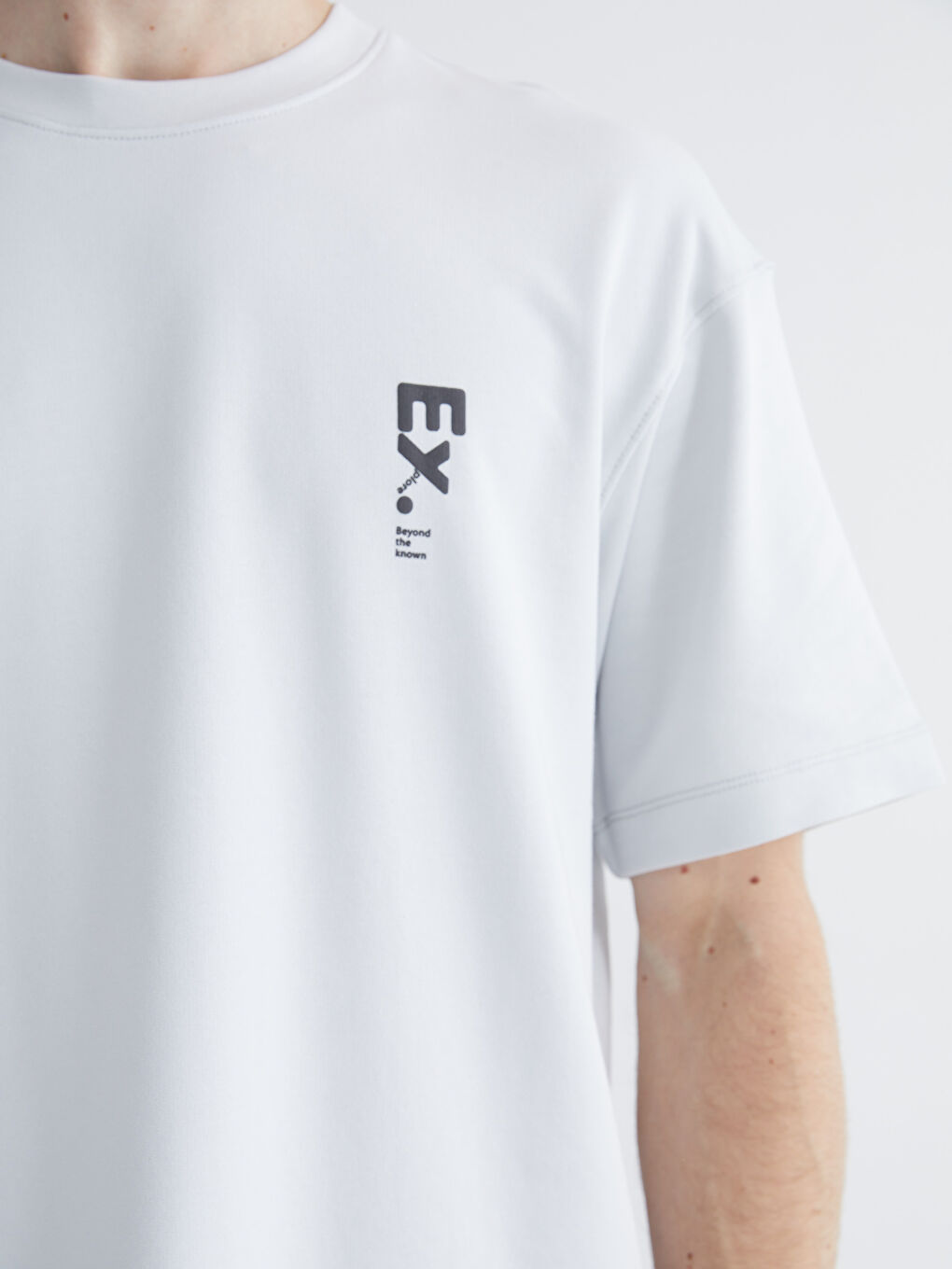 تيشيرت رجالي ياقة دائرية مطبوع جيرسي-2