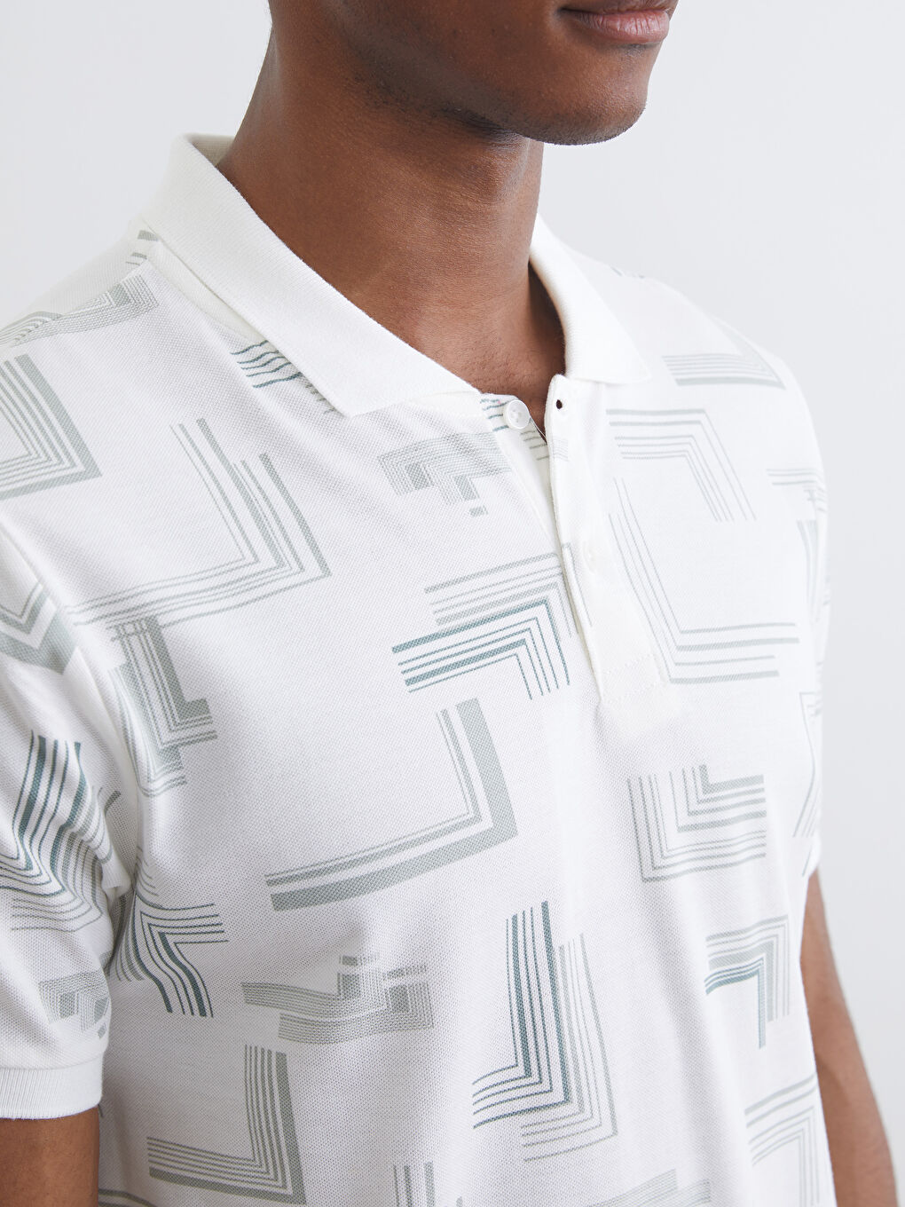 تي شيرت ياقة بولو منقوش بيكيه للرجال-2