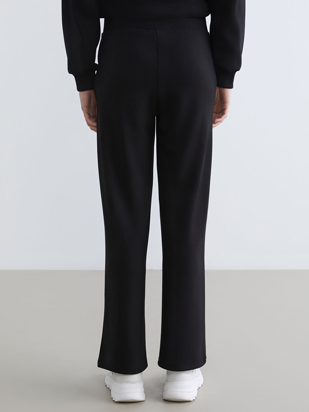 Siyah Beli Lastikli Geniş Paça Kadın Eşofman Altı-3