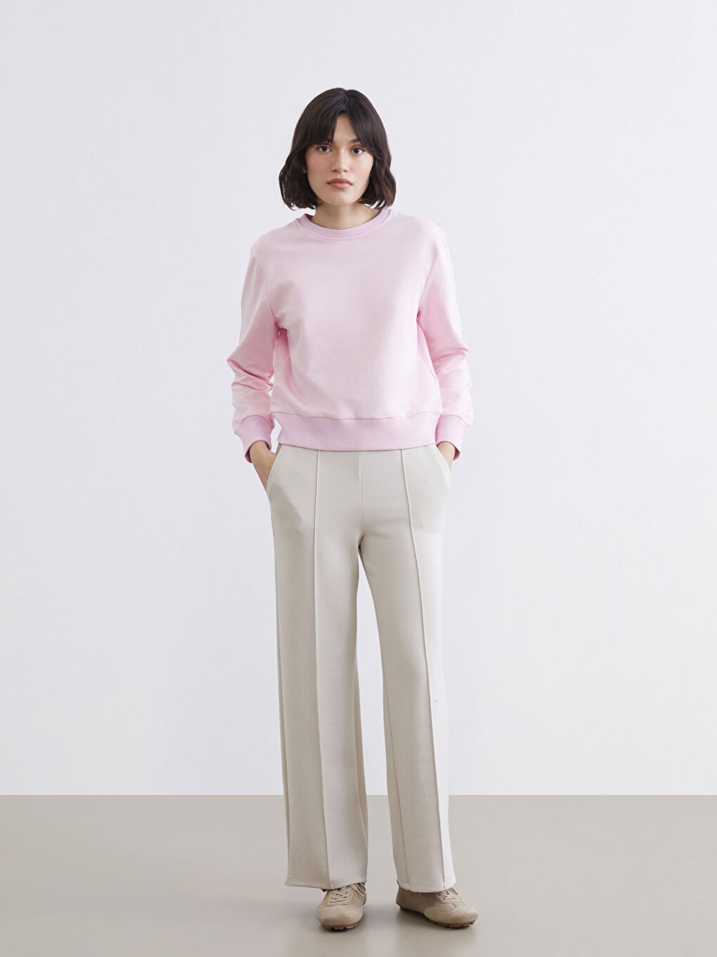 Gri Beli Lastikli Geniş Paça Kadın Eşofman Altı