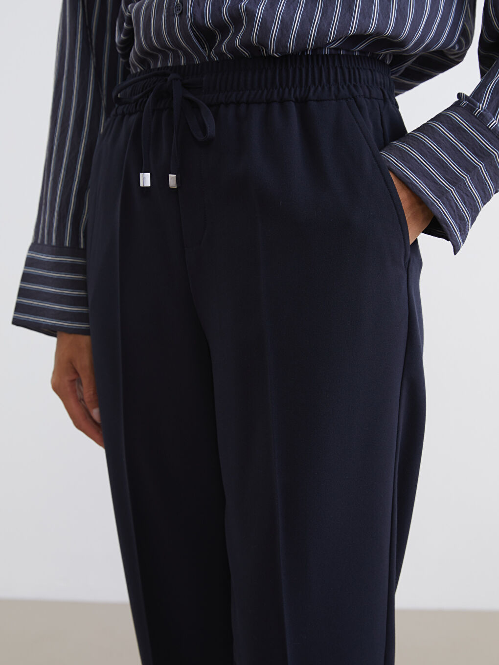 Women's Carrot Fit Trousers with Elastic Waistband-2