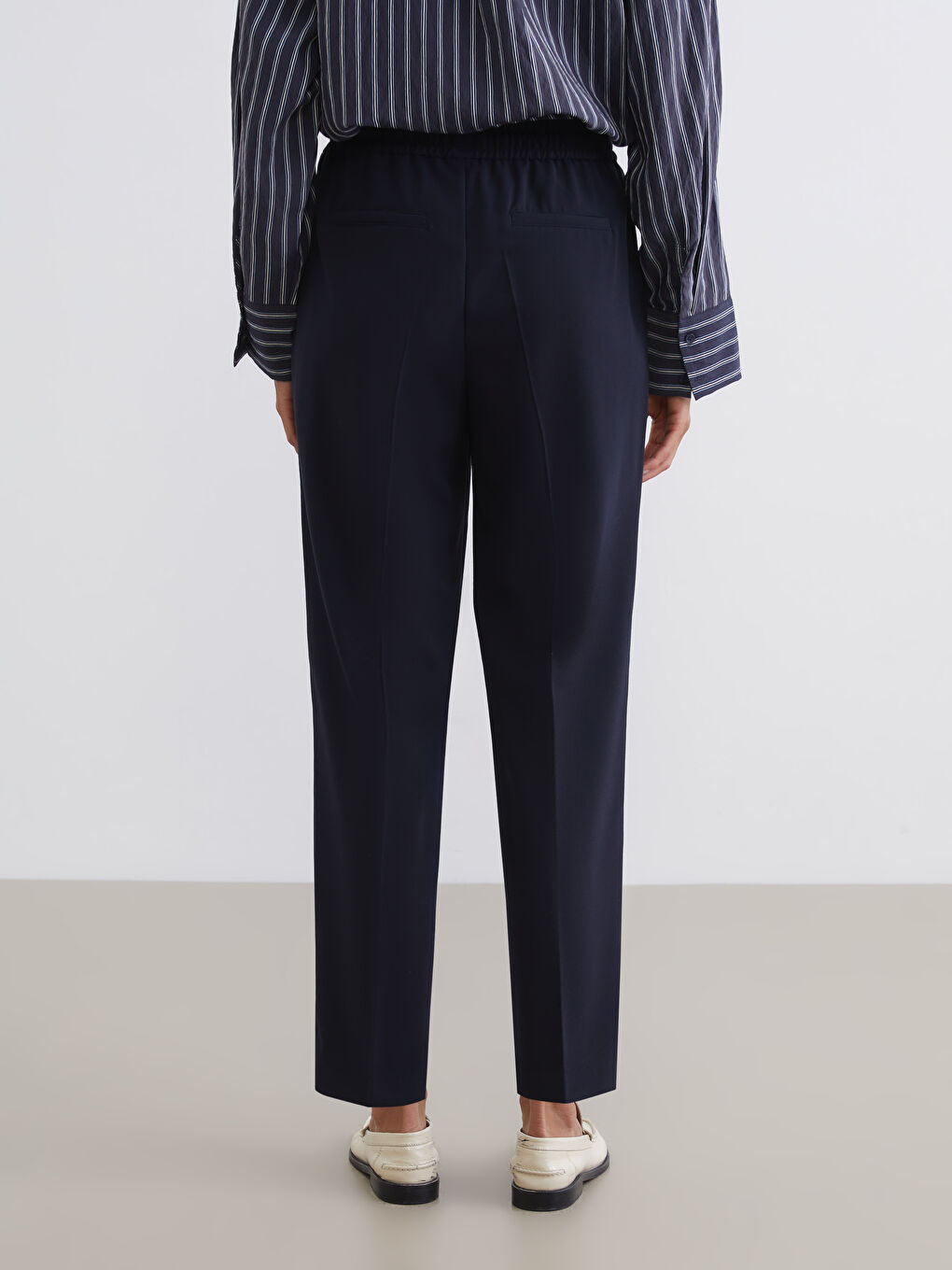 Women's Carrot Fit Trousers with Elastic Waistband-3