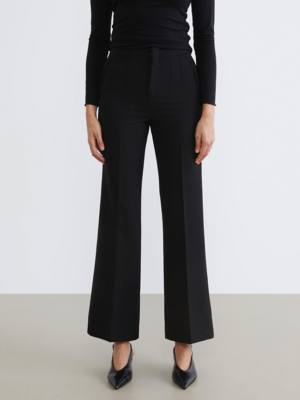 Woman BLACK Trousers-1