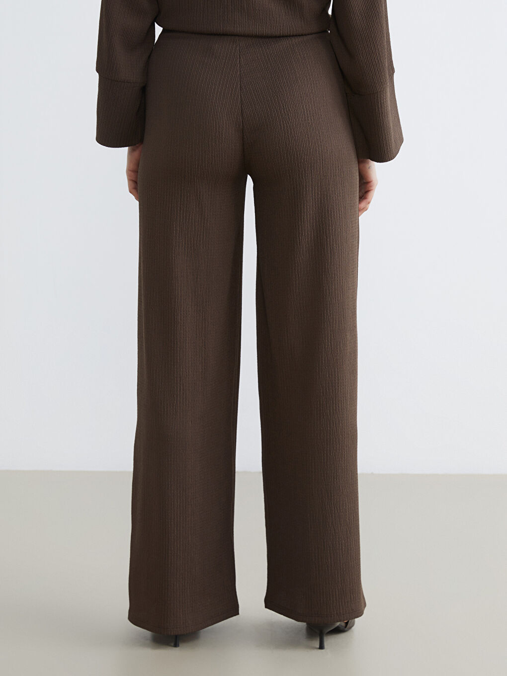 Textured Women's Trousers with Elastic Waistband-3