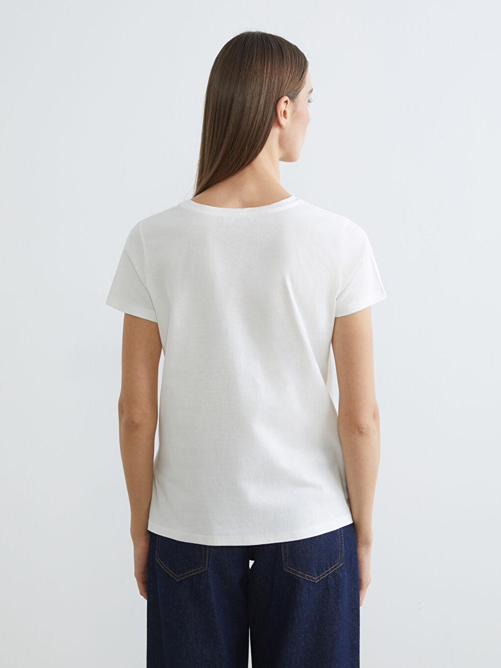 Ekru Bisiklet Yaka Baskılı Kadın Tişört-3