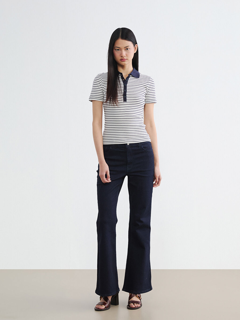 تي شيرت نسائي مخطط بياقة بولو-1