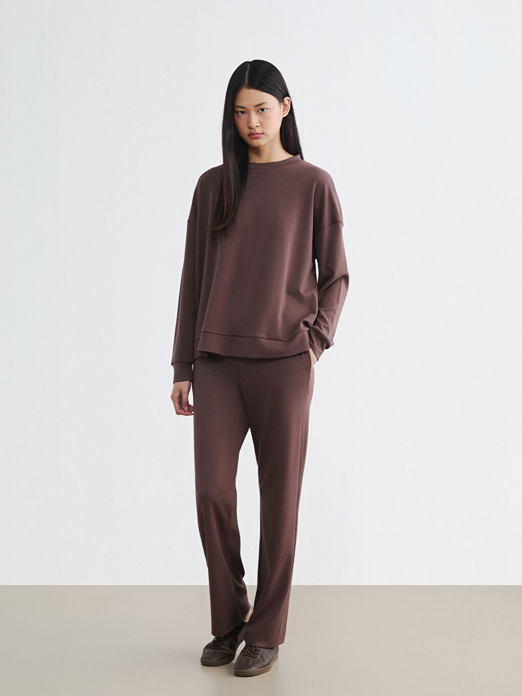 قميص رياضي بنى نساء-1