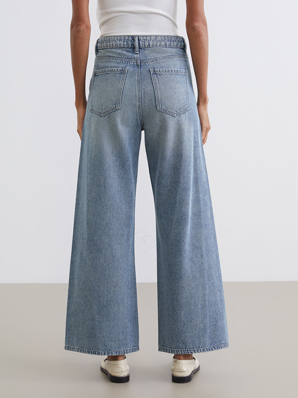 Женские джинсы широкого кроя-3