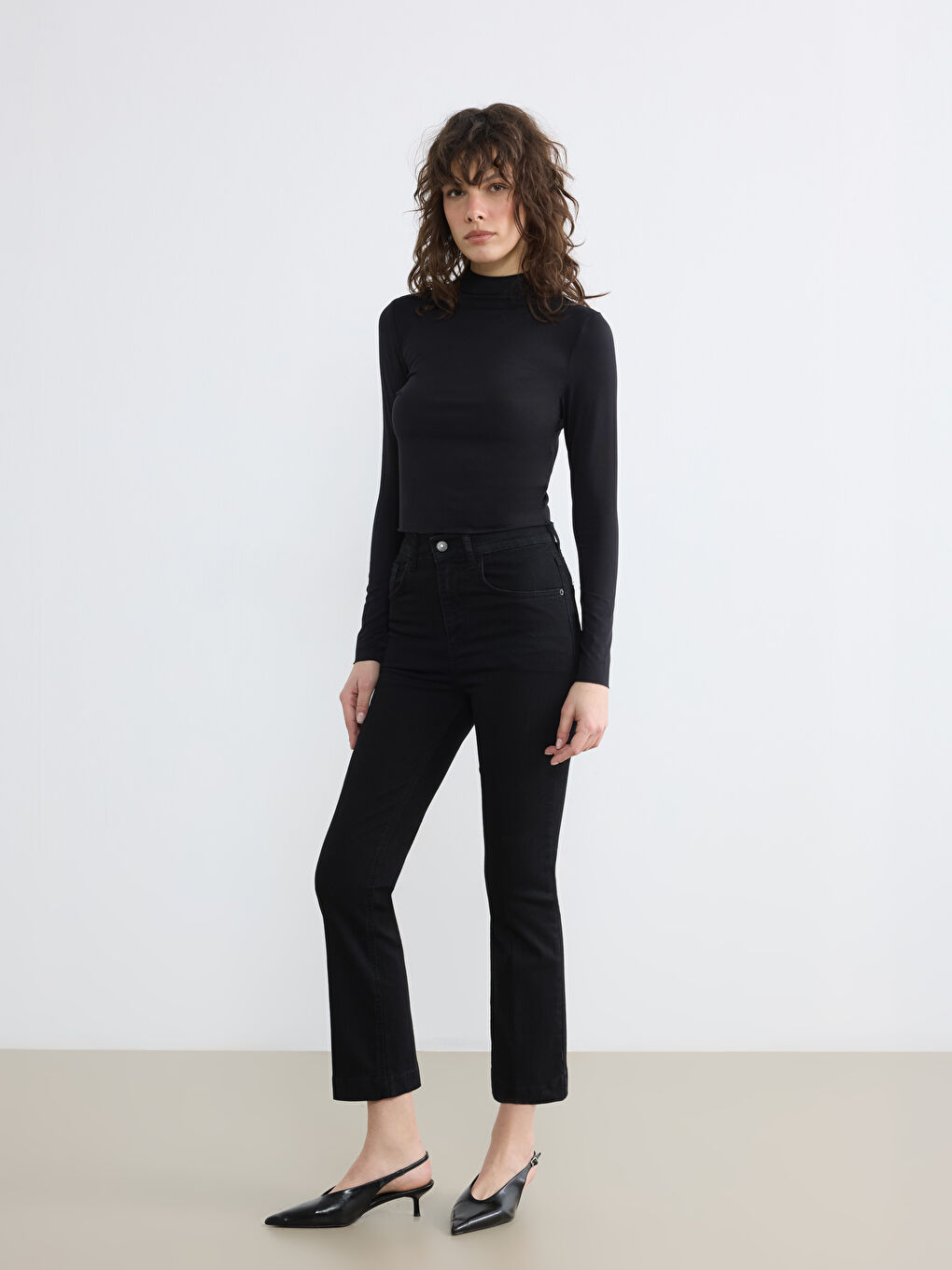 Siyah Crop Flare Kadın Jean Pantolon