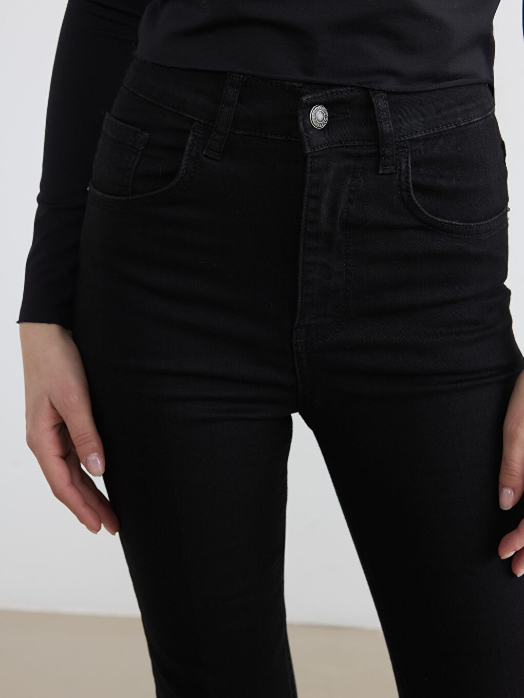 Siyah Crop Flare Kadın Jean Pantolon-2