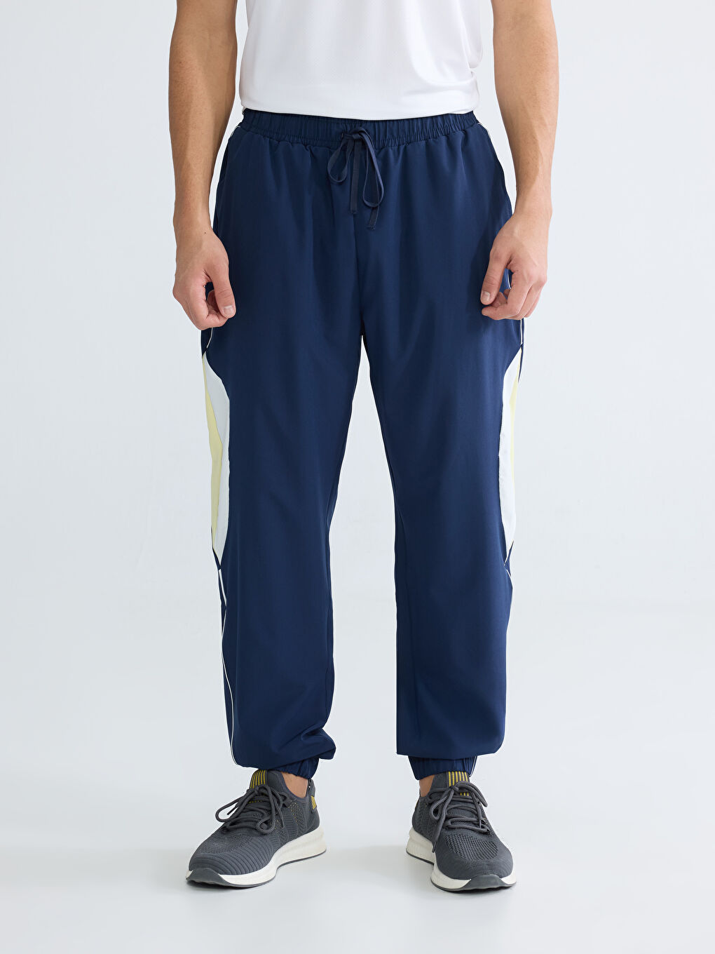 Relaxed-Fit Men's Joggers-3