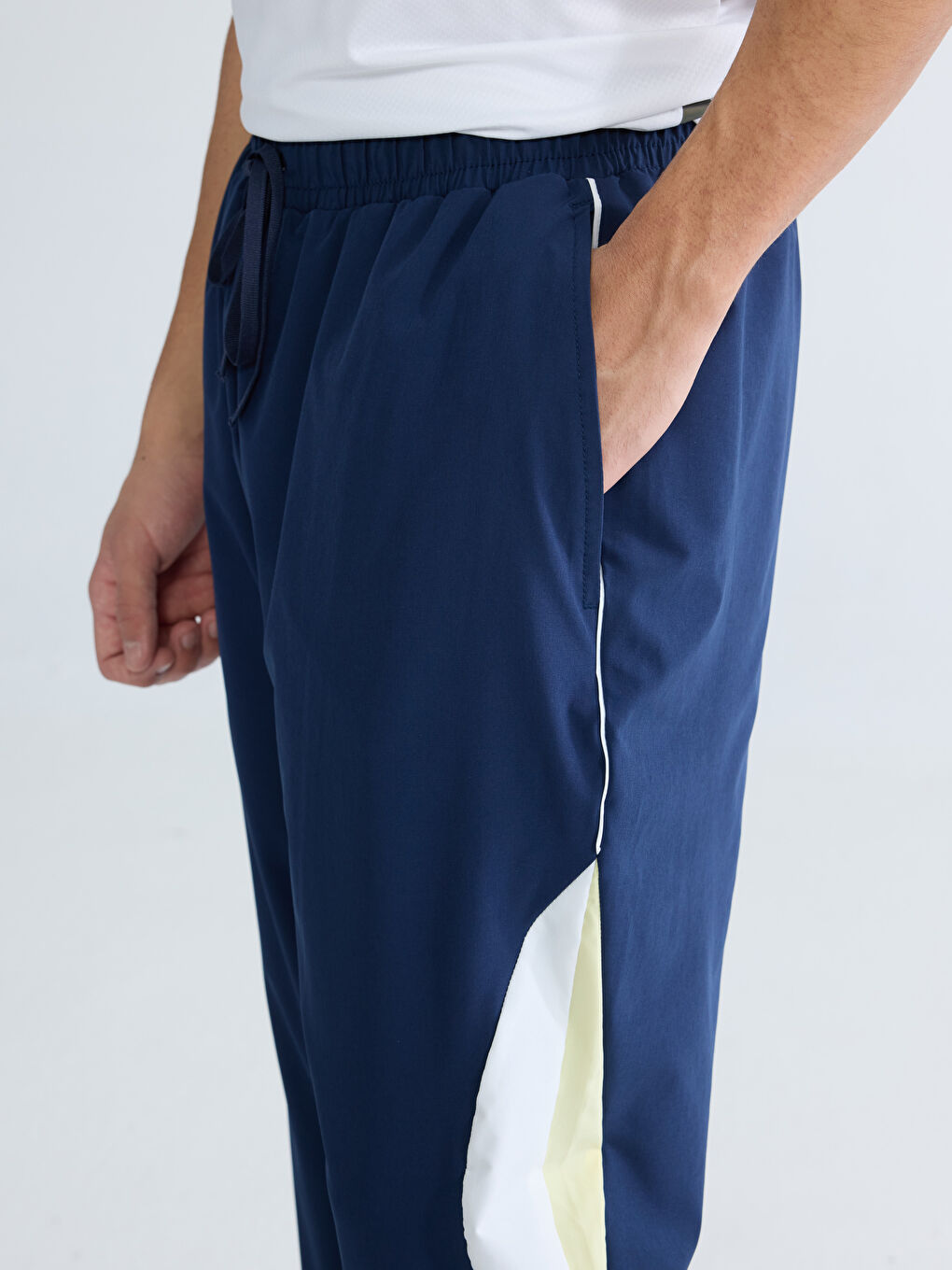 Relaxed-Fit Men's Joggers-4