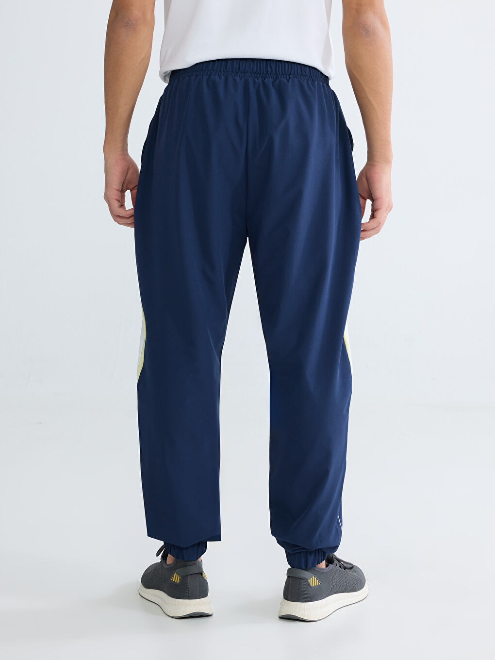 Relaxed-Fit Men's Joggers-5