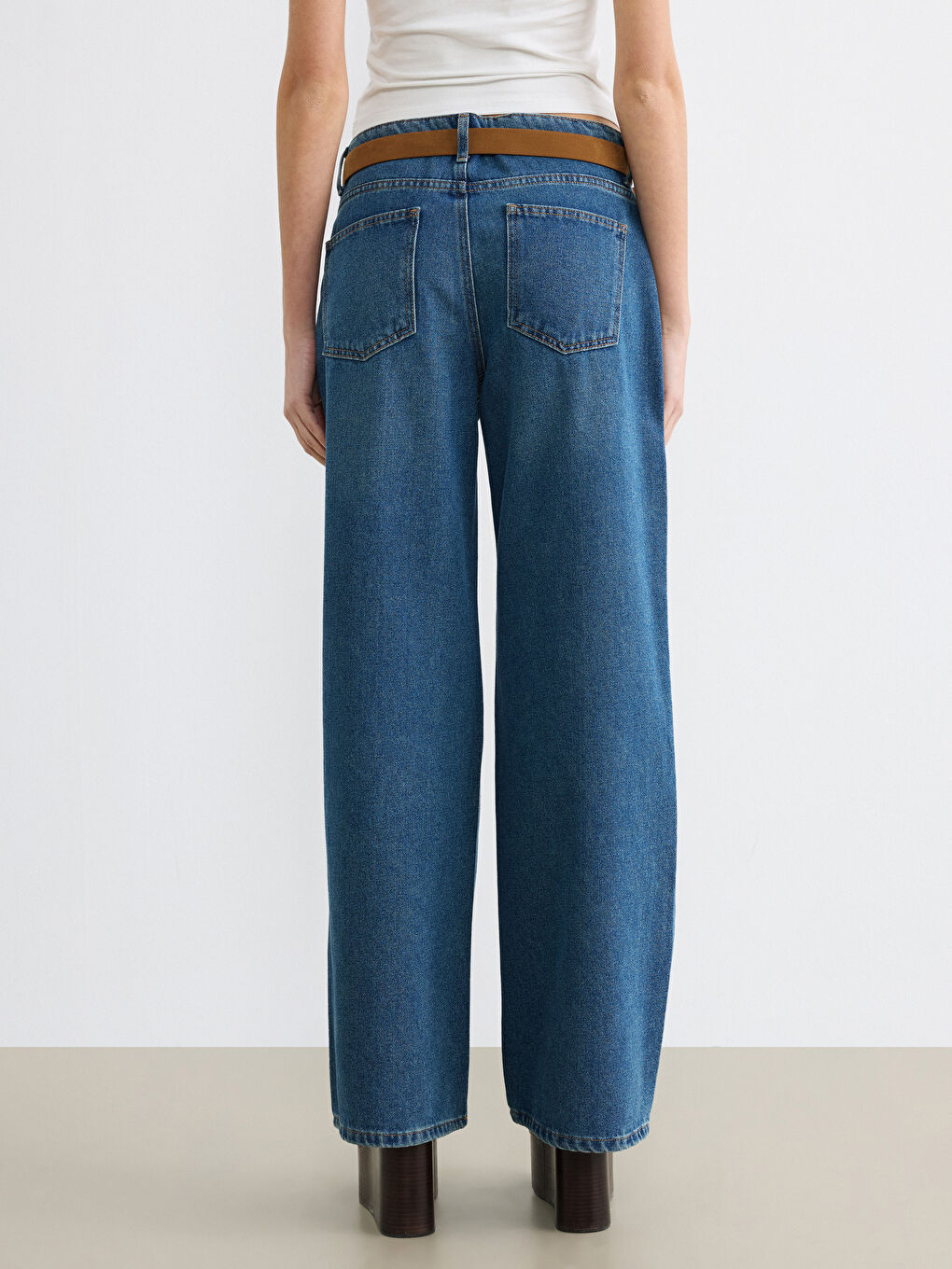 İndigo Beli Kemerli Wideleg Kadın Jean Pantolon-3