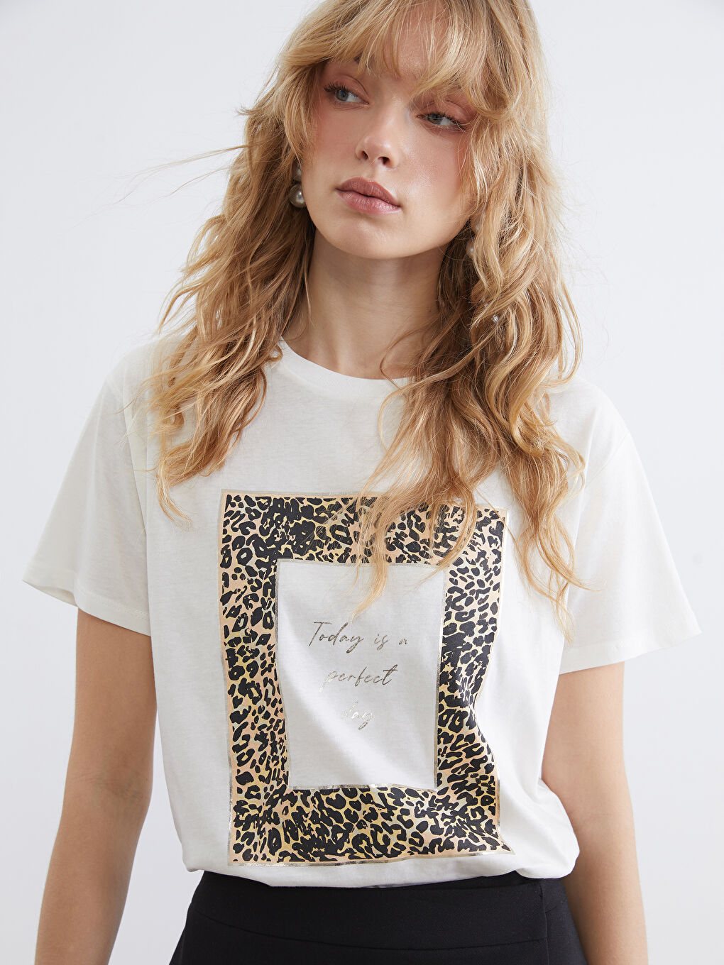 Женщины экрю Футболка