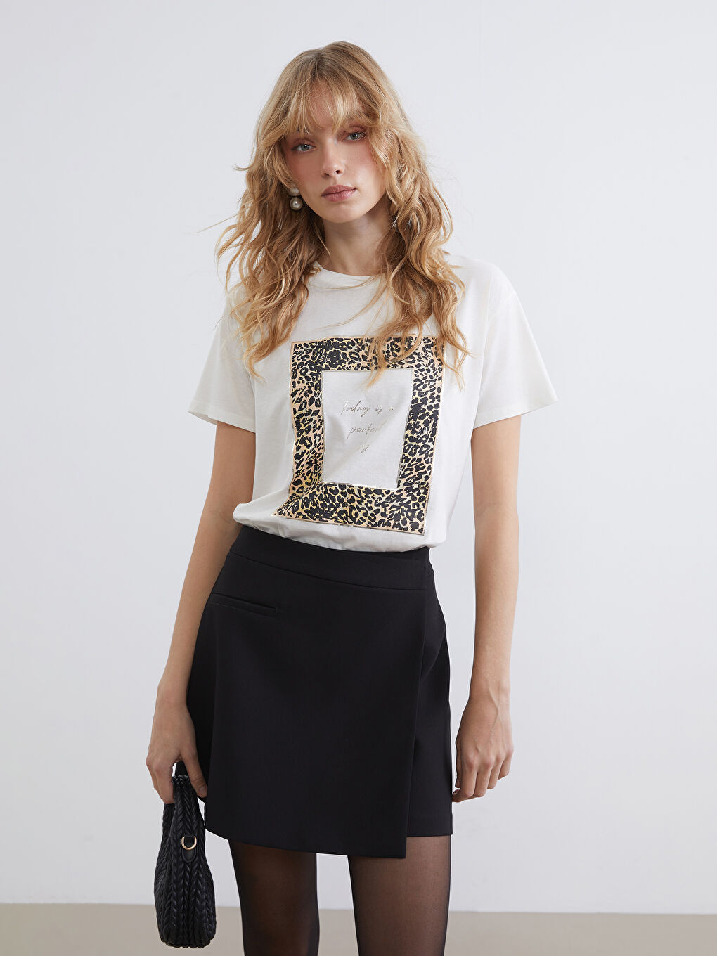 Женщины экрю Футболка-2