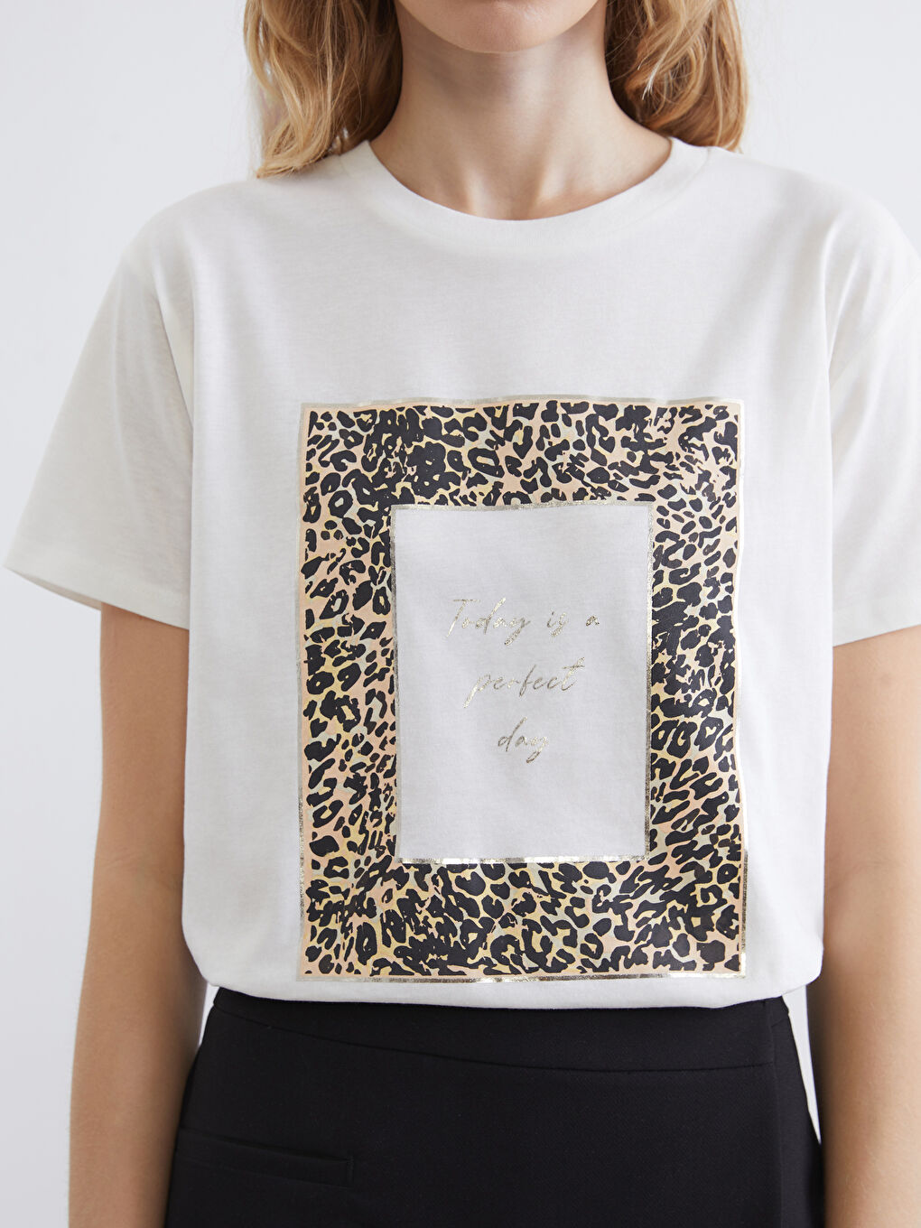 Женщины экрю Футболка-3