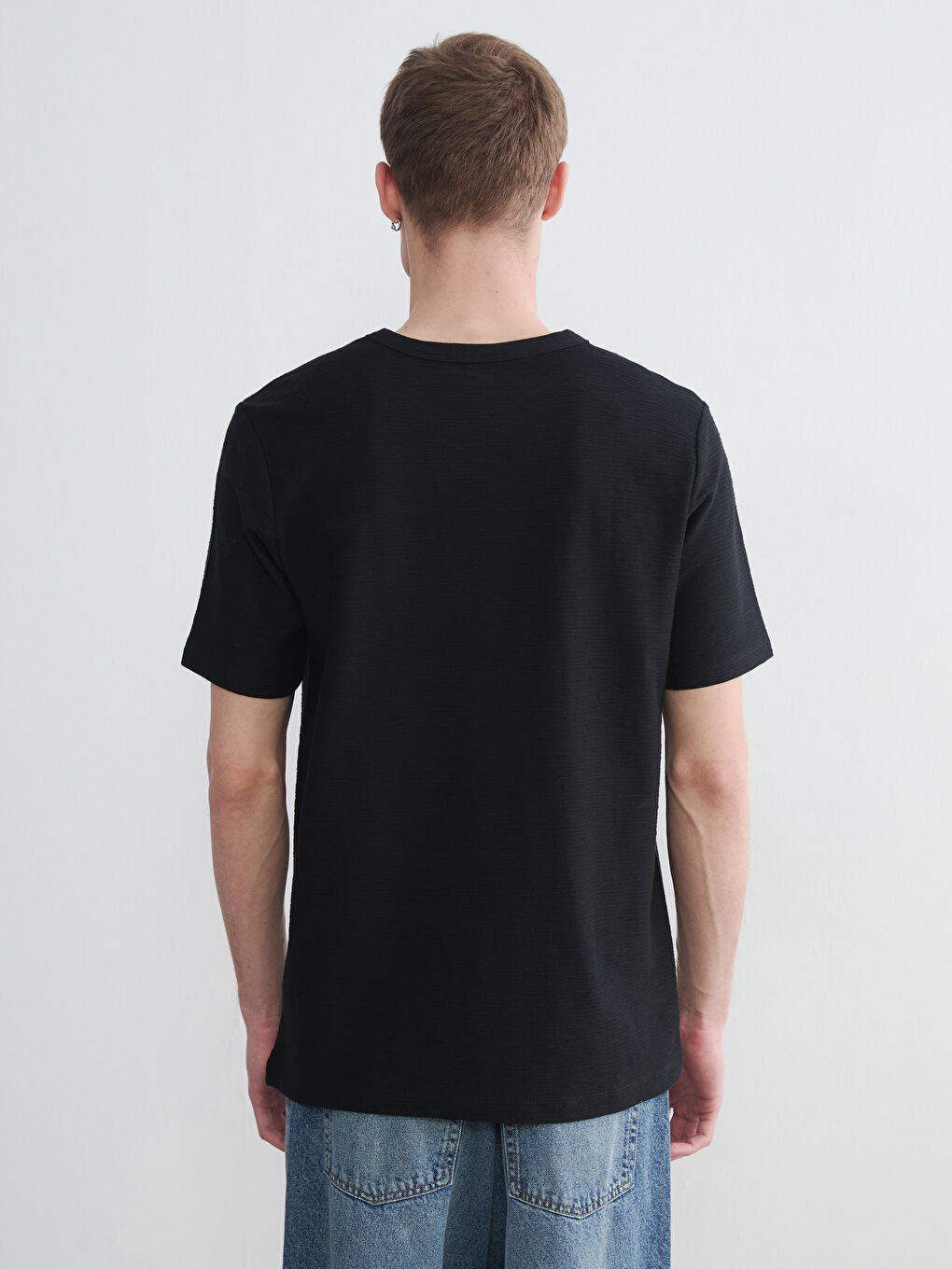 Siyah Bisiklet Yaka Erkek Tişört-3