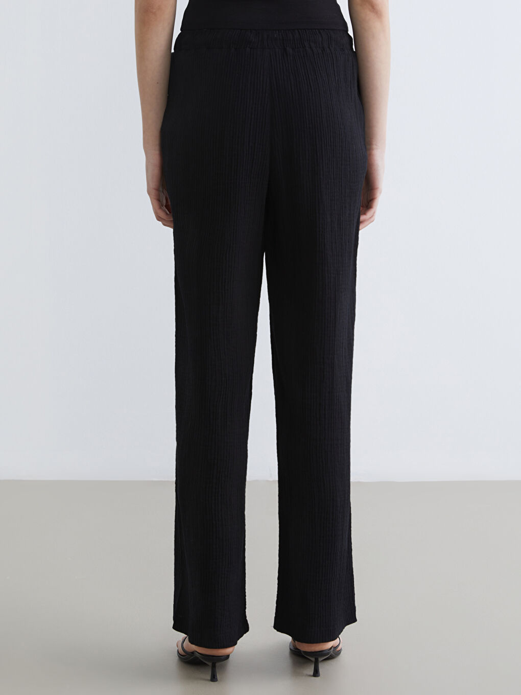 Textured Women's Trousers with Elastic Waistband-3