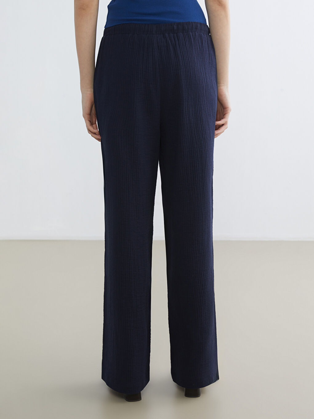 Textured Women's Trousers with Elastic Waistband-3