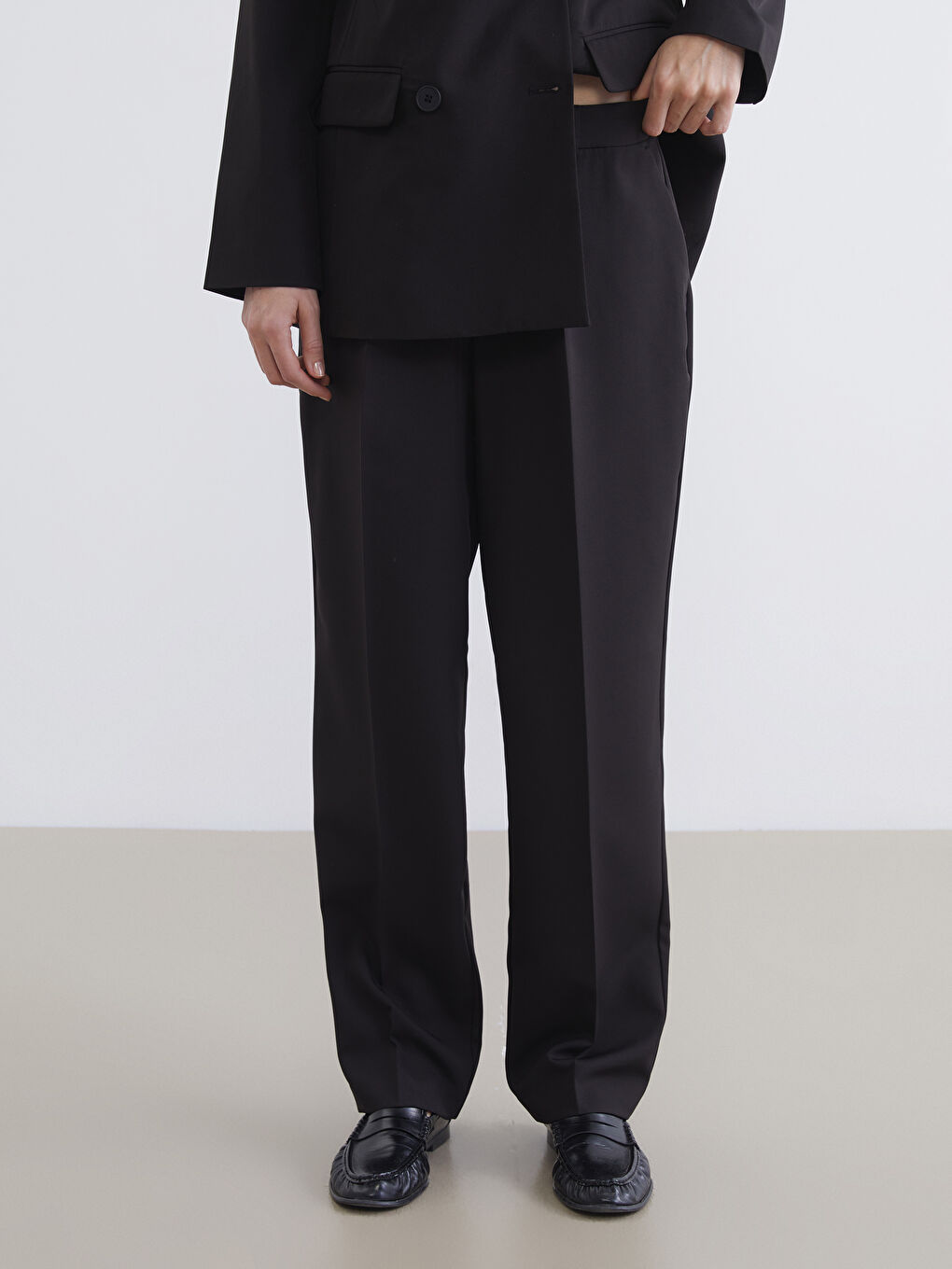 CRNA Pantalone Žena-1