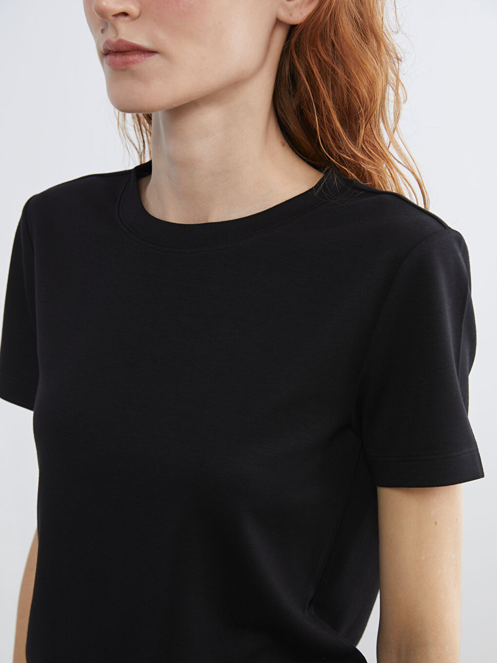 تي شيرت اسود نساء-2