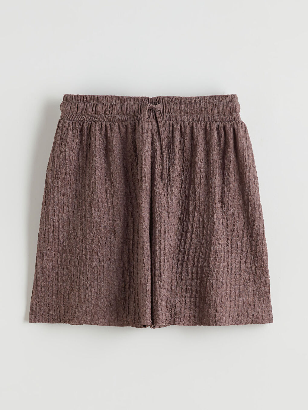 Kahverengi Beli Lastikli Dokulu Kadın Şort-4