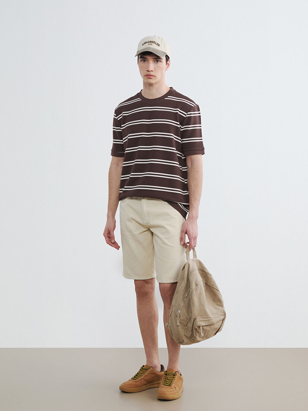 Kahverengi Bisiklet Yaka Çizgili Erkek Tişört-1