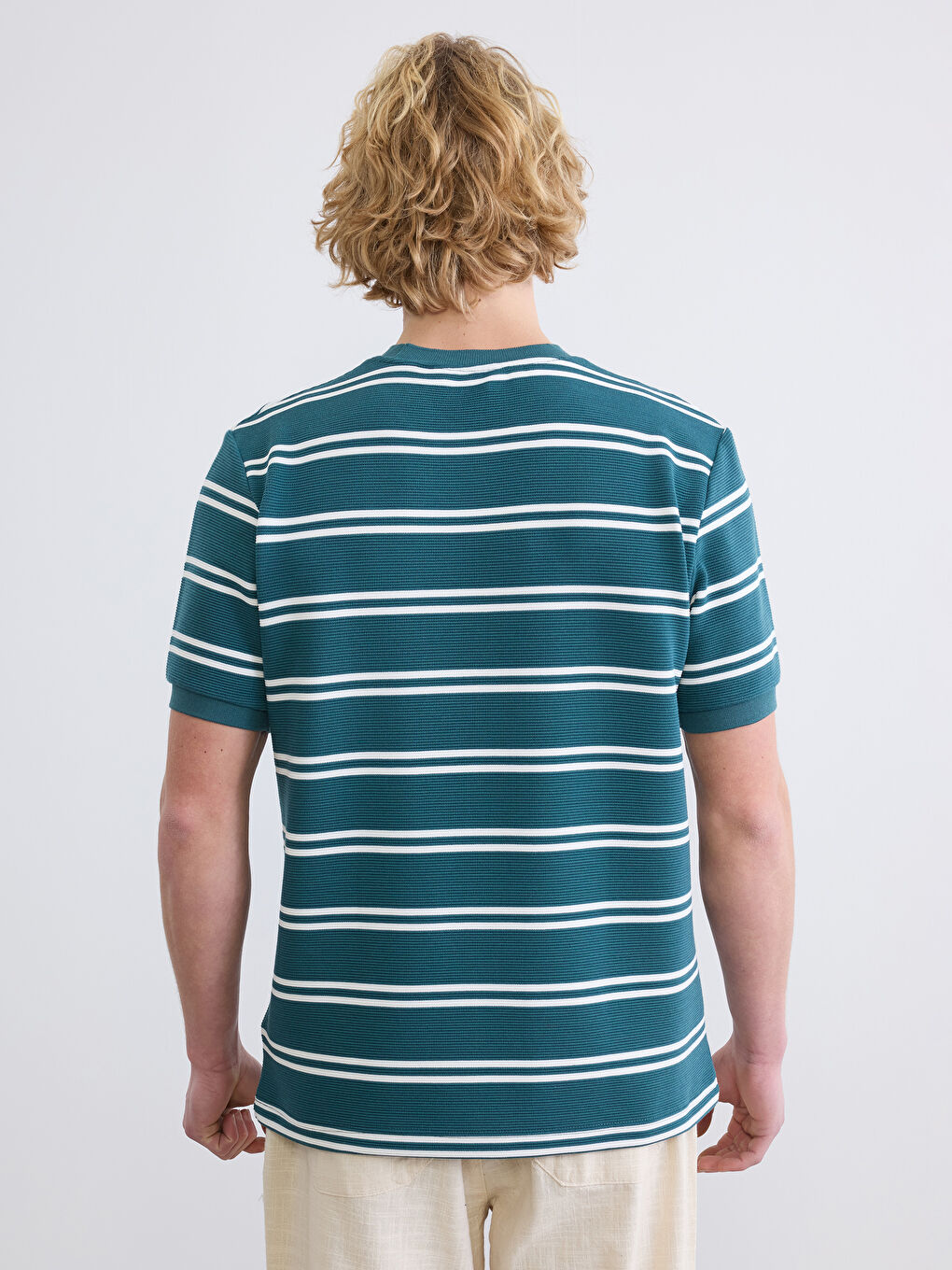 Ekru Bisiklet Yaka Çizgili Erkek Tişört-3