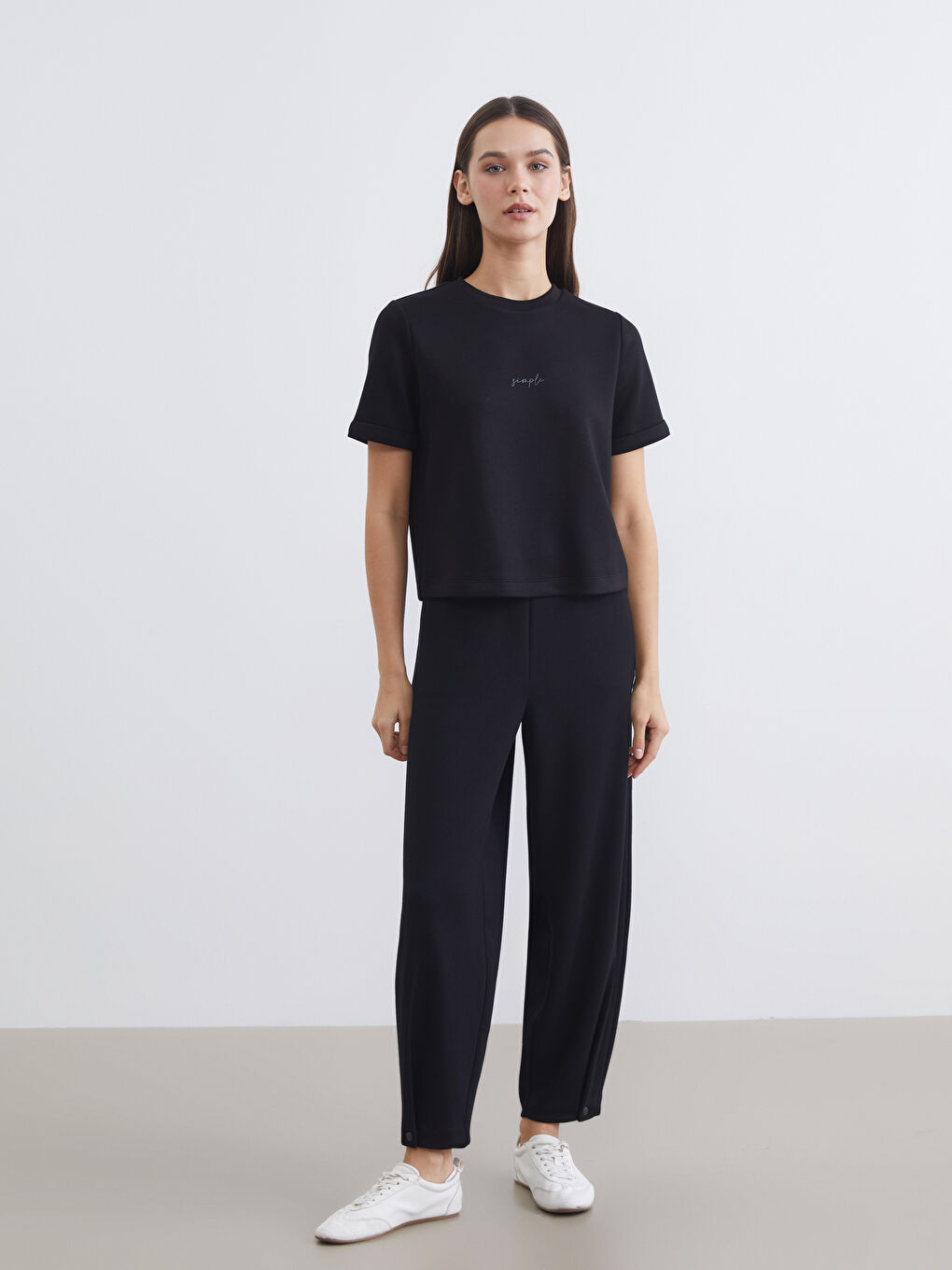 بنطال رياضي أسود امرأة