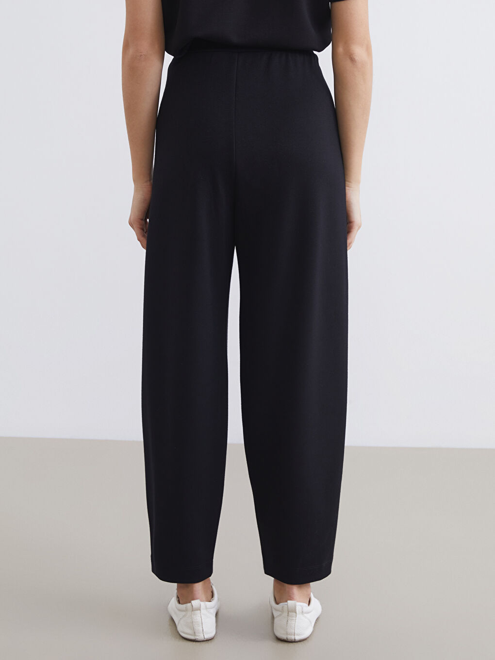 بنطال رياضي أسود امرأة-3