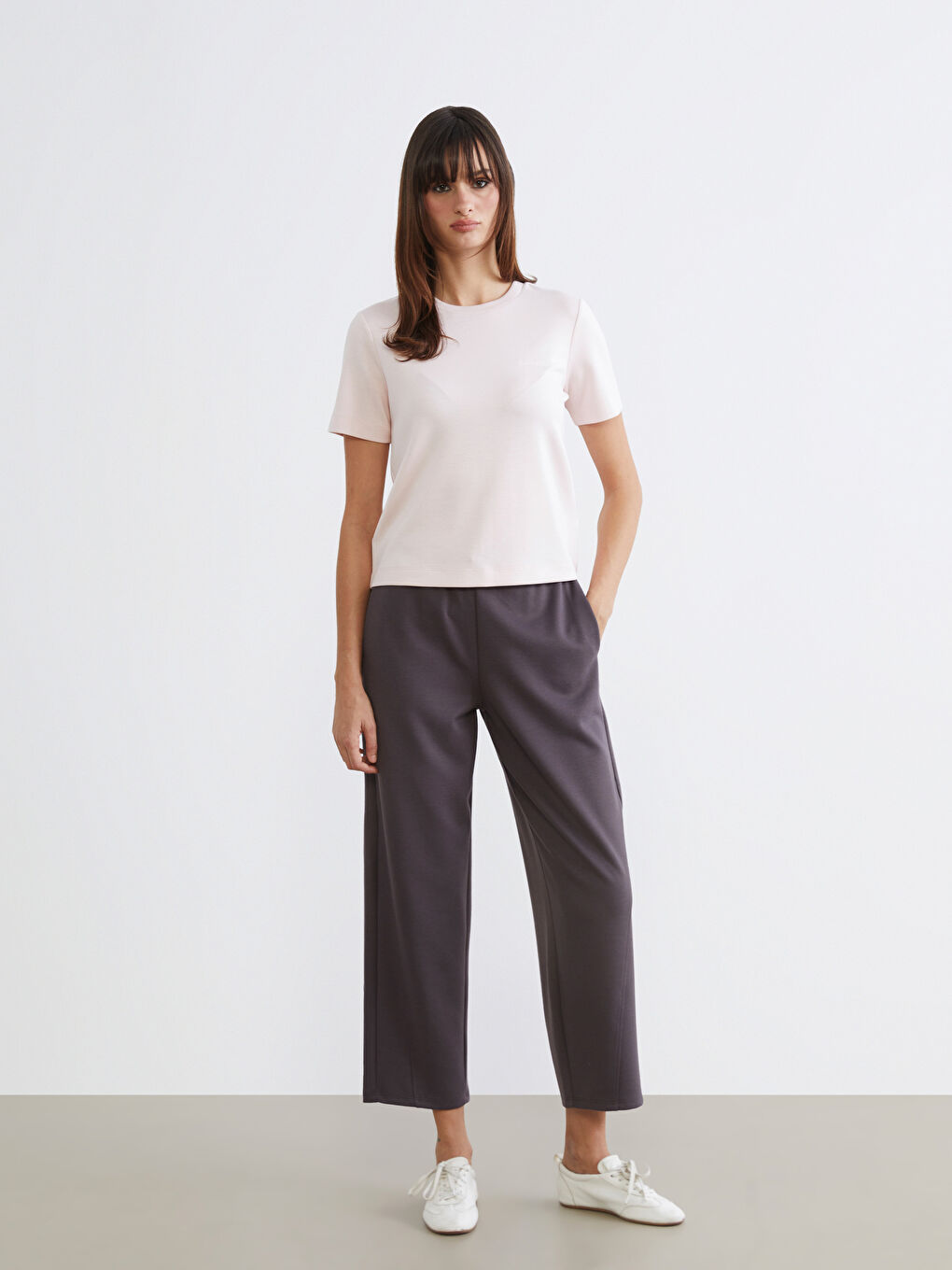 მრგვალი საყელო რბილი შეხება ქალის მაისური-1