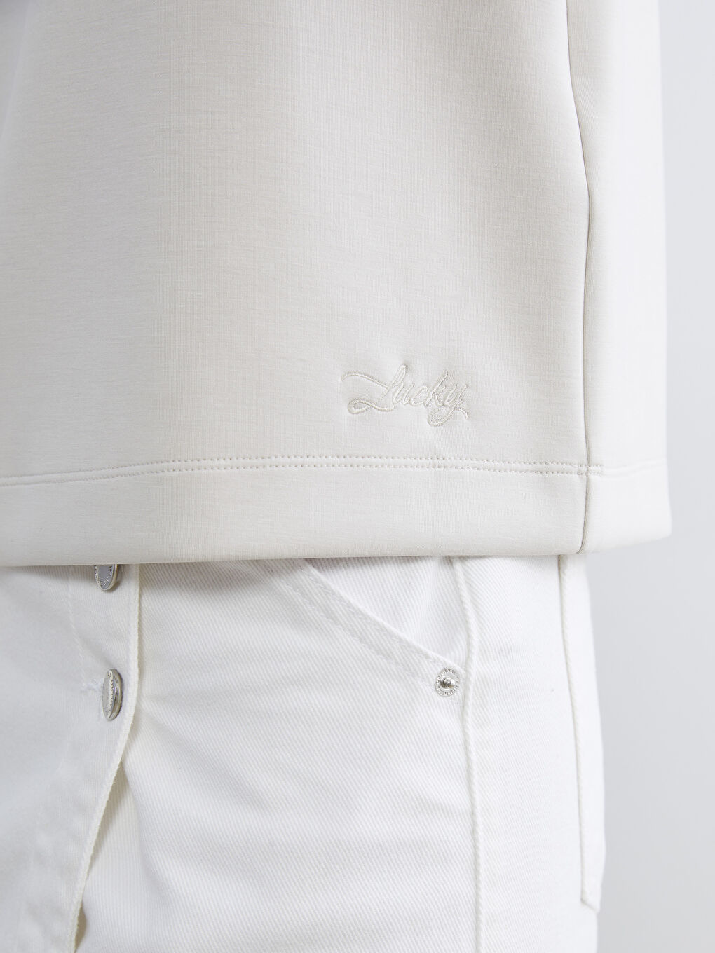 Tricou pentru femei cu guler rotund și atingere delicată-2