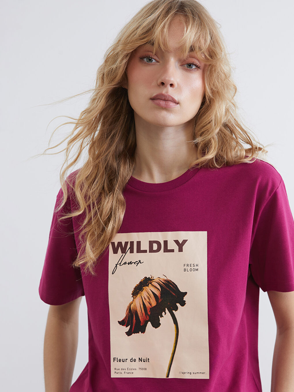 تیشێرت شەرابی ژن