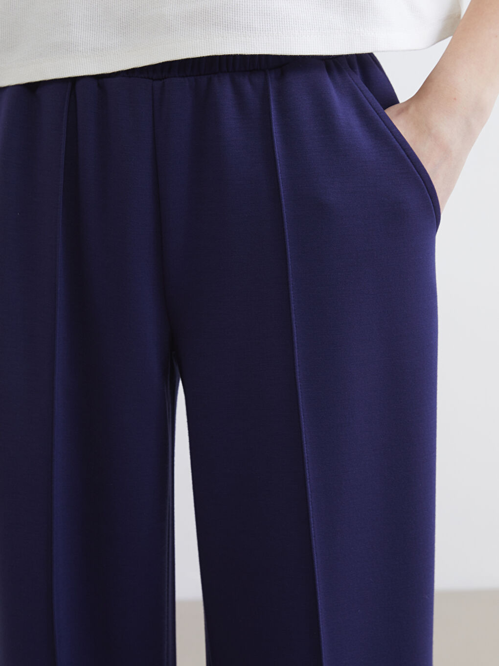 Elastic Waist Wide Leg Women's Sweatpants-2