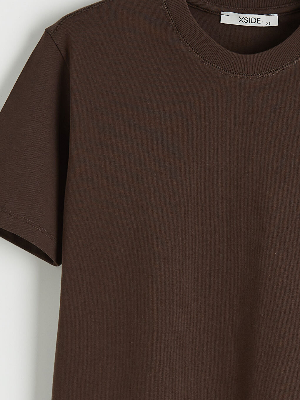 تيشيرت برقبة دائرية للسيدات-1