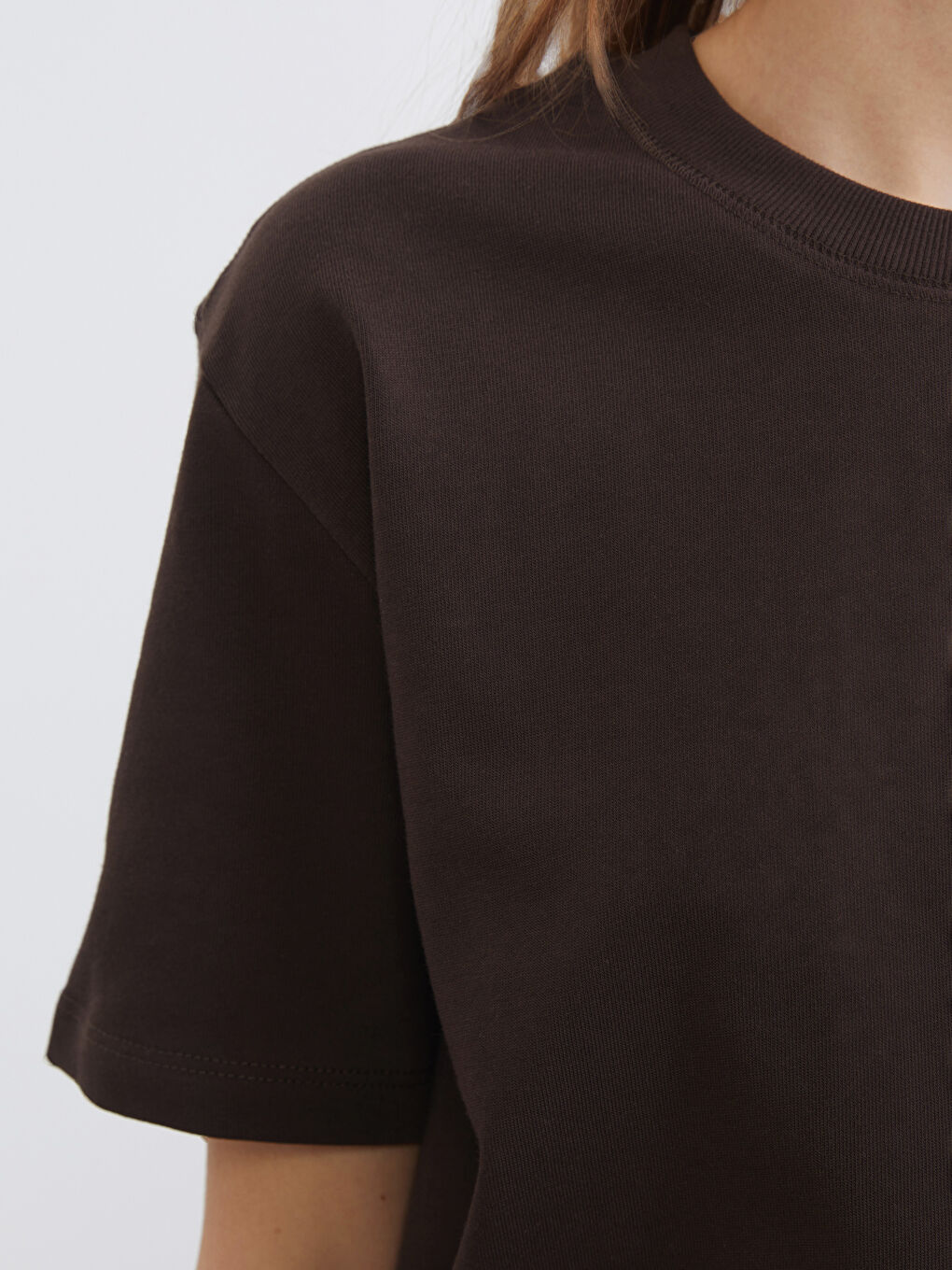 تيشيرت برقبة دائرية للسيدات-2