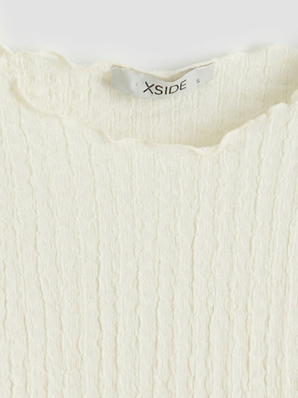 تي شيرت نسائي بياقة مستديرة وملمس محبب-5