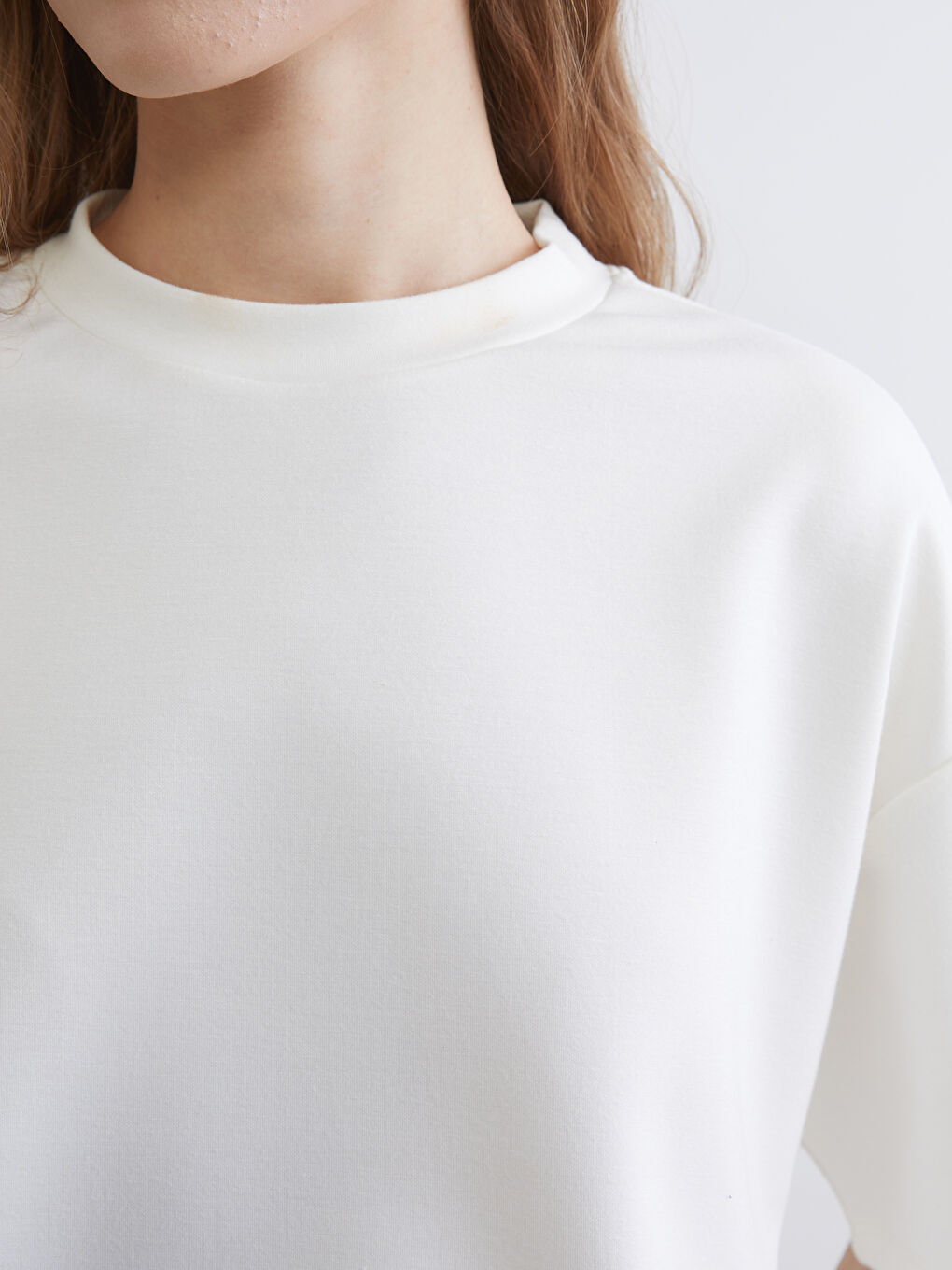 Tricou pentru femei cu guler rotund-2