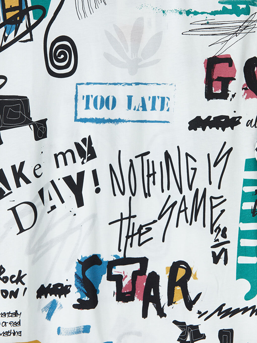 تيشيرت مطبوع برقبة دائرية للرجال-2