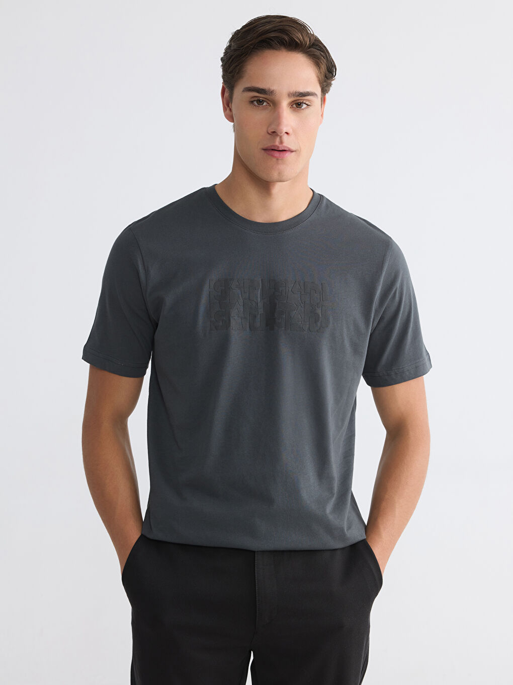 Antrasit Standart Fit Bisiklet Yaka Baskılı Erkek Tişört