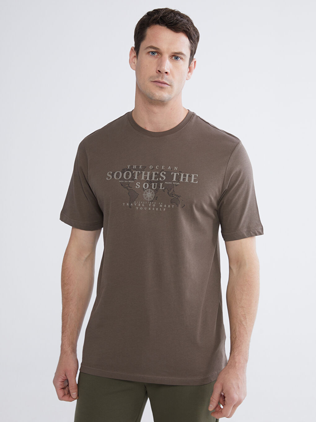 Kahverengi Bisiklet Yaka Baskılı Penye Erkek Tişört