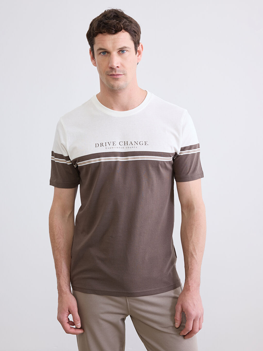  Bisiklet Yaka Renk Bloklu  Erkek Tişört