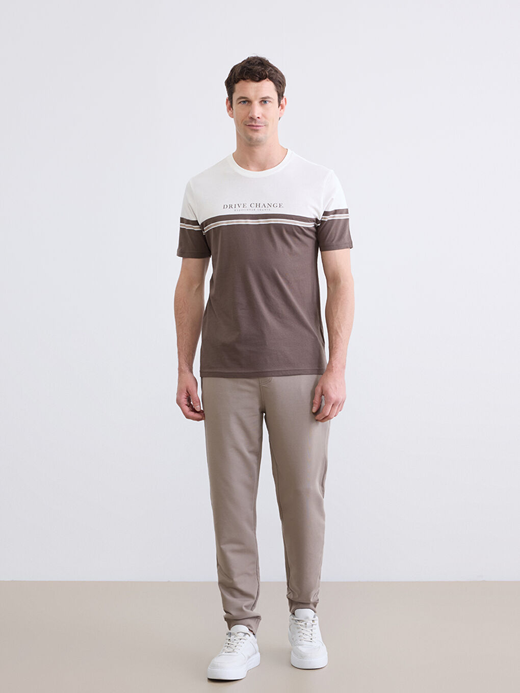  Bisiklet Yaka Renk Bloklu  Erkek Tişört-1