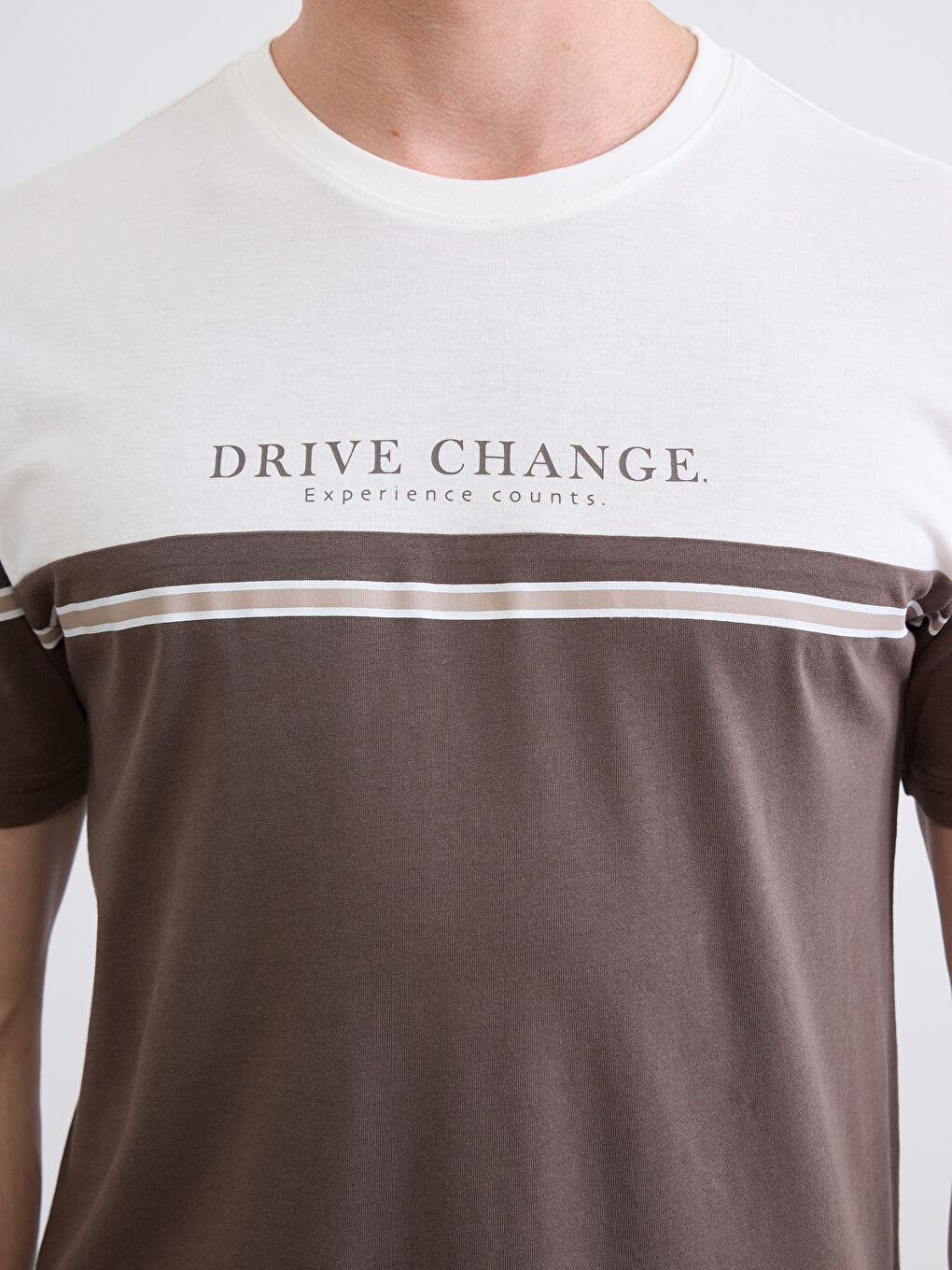  Bisiklet Yaka Renk Bloklu  Erkek Tişört-2