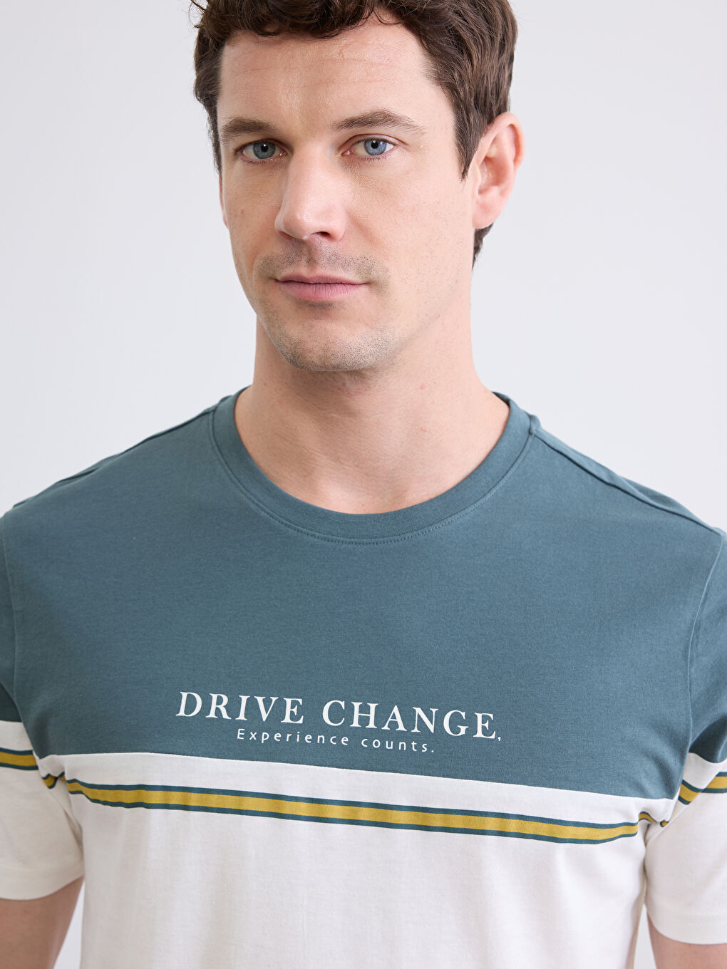  Bisiklet Yaka Renk Bloklu  Erkek Tişört-2