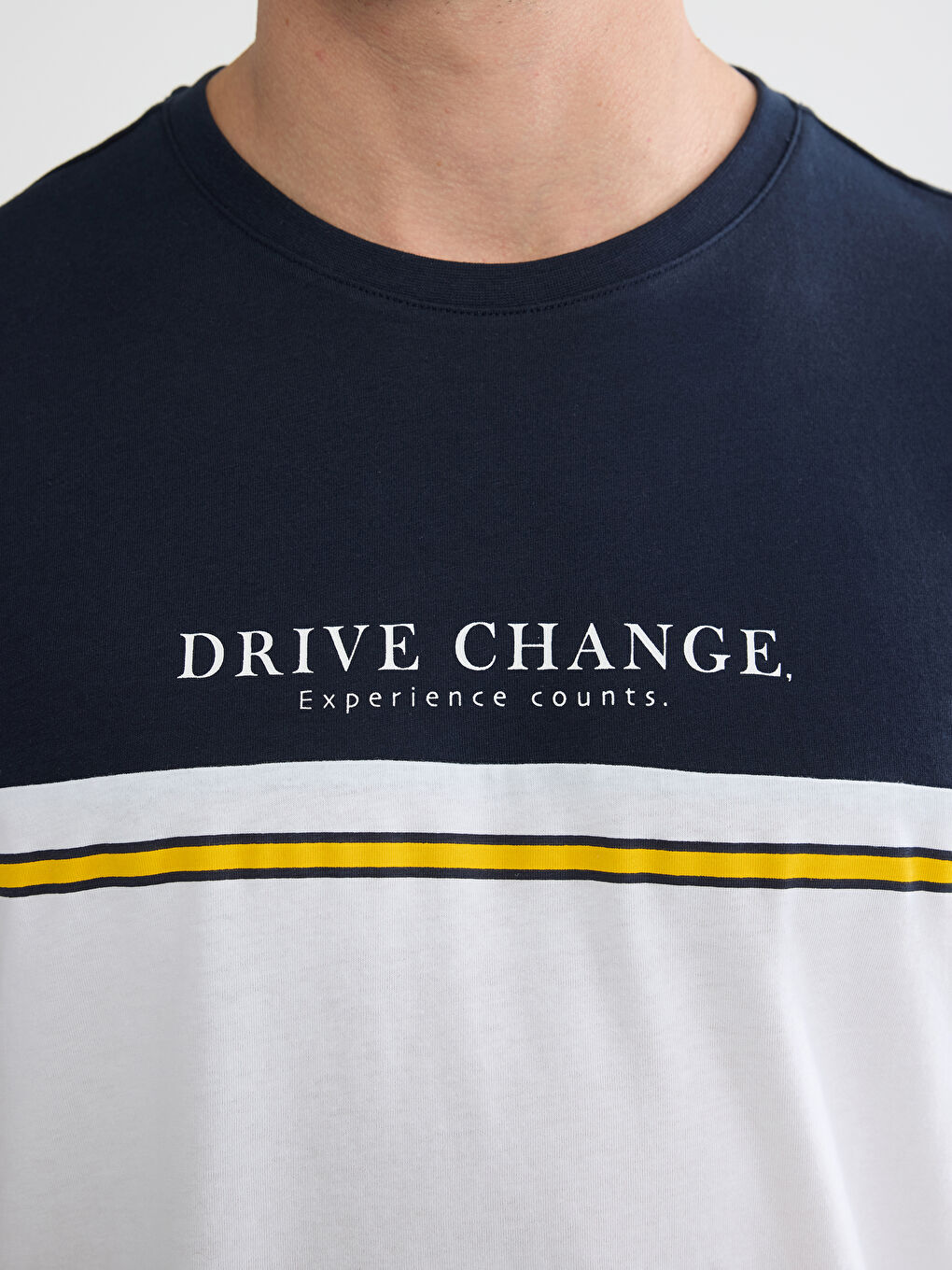  Bisiklet Yaka Renk Bloklu  Erkek Tişört-2