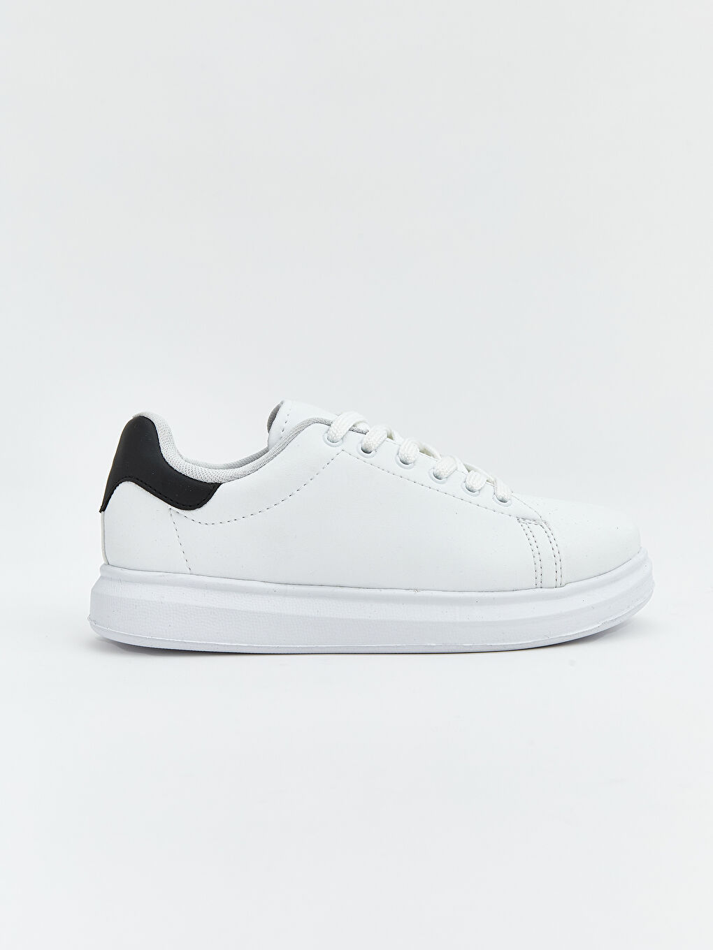 Beyaz Bağcıklı Erkek Çocuk Spor Ayakkabı-1